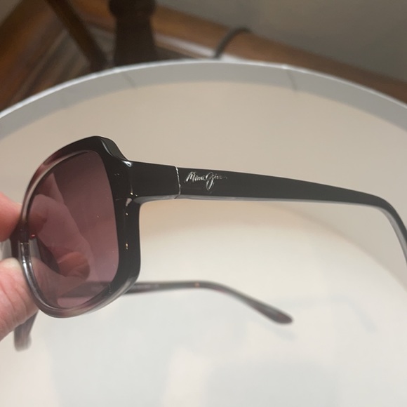 Maui Jim “Cloud Break” sunglasses - Picture 8 of 10